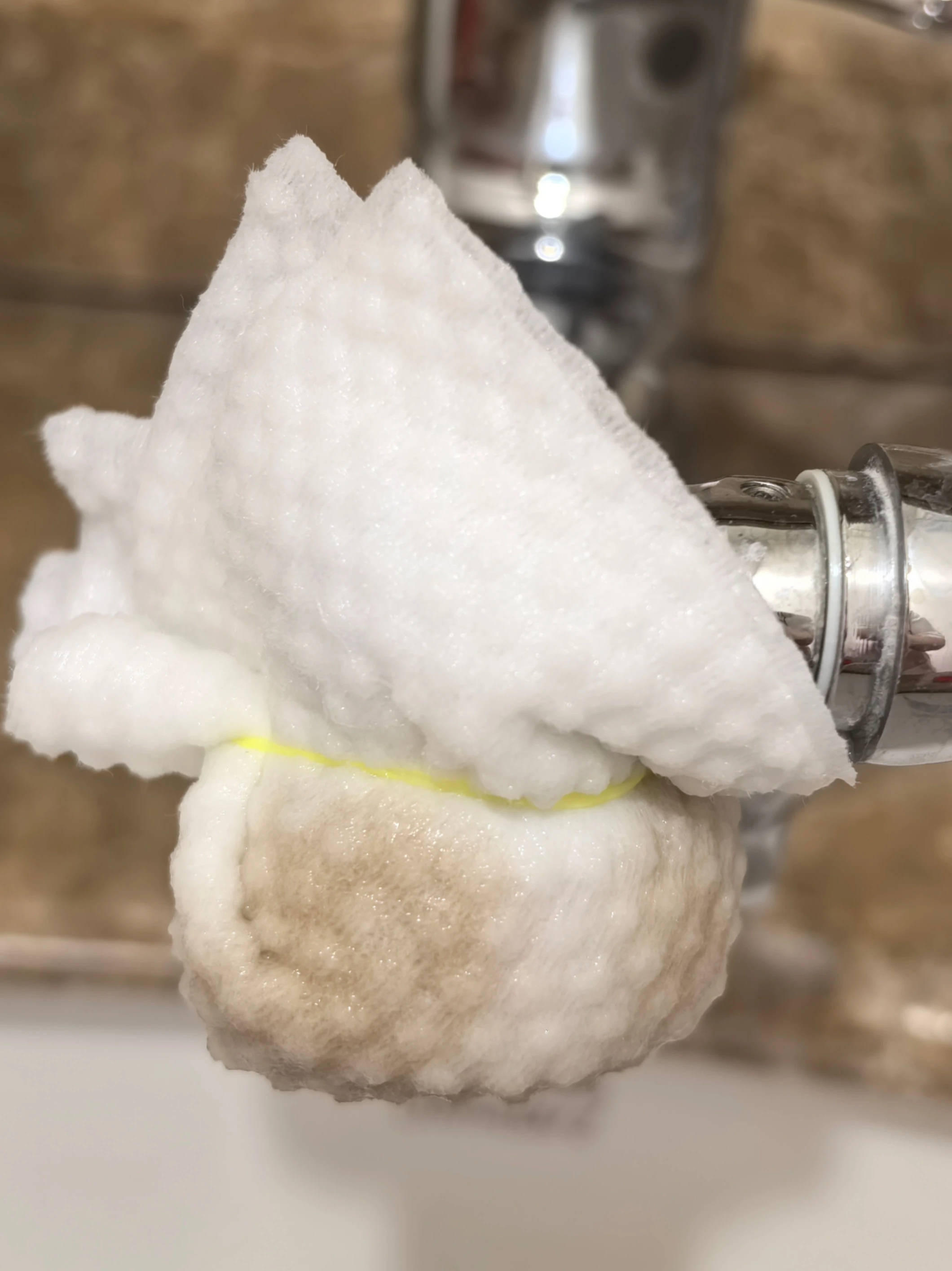 杭州部分小区居民反映自来水发臭<strong></p>
<p>爱币</strong>，污染源仍不明