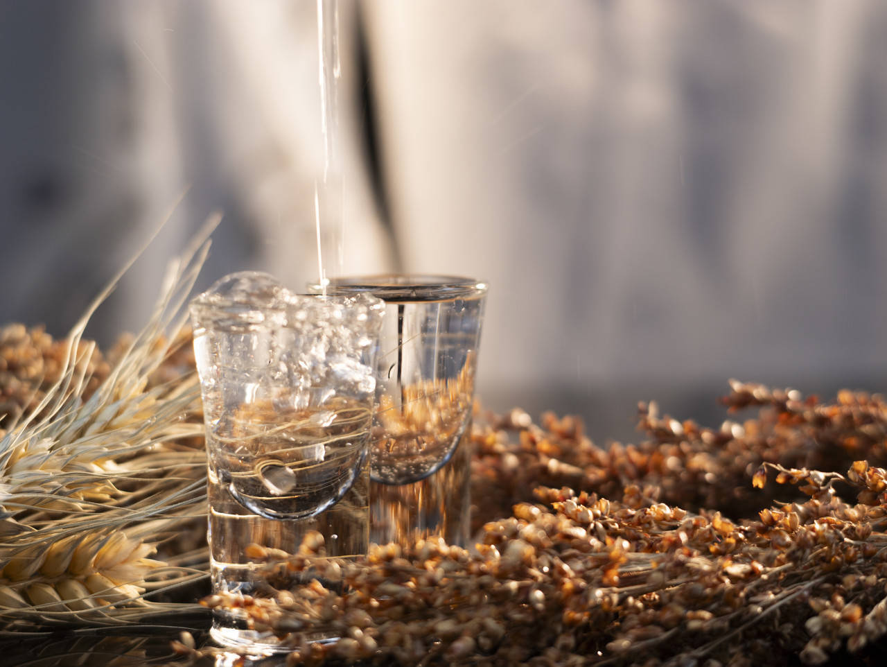 白酒巨头“扎堆”光瓶酒：59元洋河卖爆了<strong></p>
<p>爱币</strong>，有烟酒店老板半个月补货四次