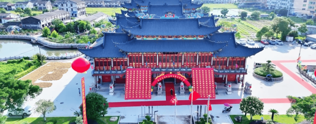 温州一李姓孩子考上北大<strong></p>
<p>全币</strong>，当地在李氏宗祠大办仪式，还“惊动了宗族长老”，当地回应