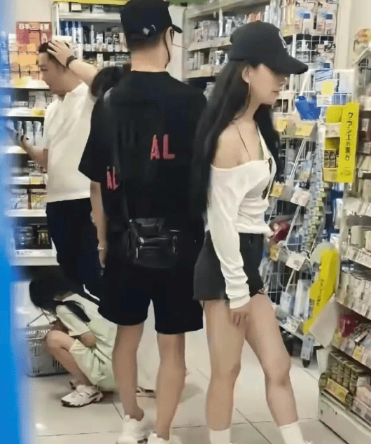 汪峰与森林北两家人同游日本<strong></p>
<p>送币</strong>，包括与章子怡所生的一对儿女，氛围相处融洽