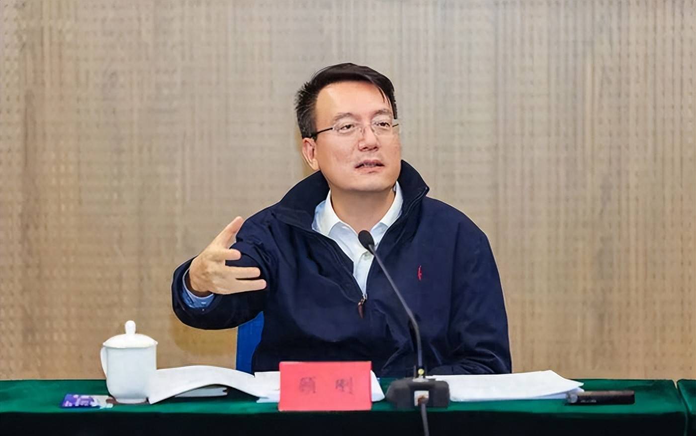 <strong></p>
<p>猎币网</strong>他或将成为全国副省级城市政府最年轻“一把手”