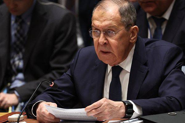 拉夫罗夫：俄方提议成立政治和军事问题工作组 正等乌方回应