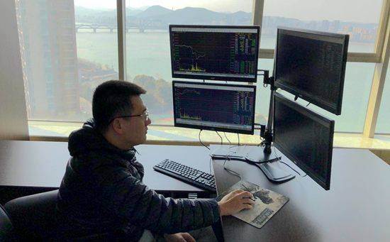 做期货，他从20万到8000万！转战A股，一只票浮盈超4亿！