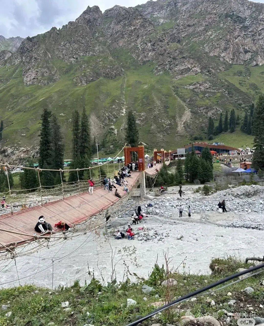 5人遇难24人受伤！新疆伊犁一景区吊桥桥索断裂<strong></p>
<p>今币网</strong>，亲历者称“现在手还在不断颤抖”