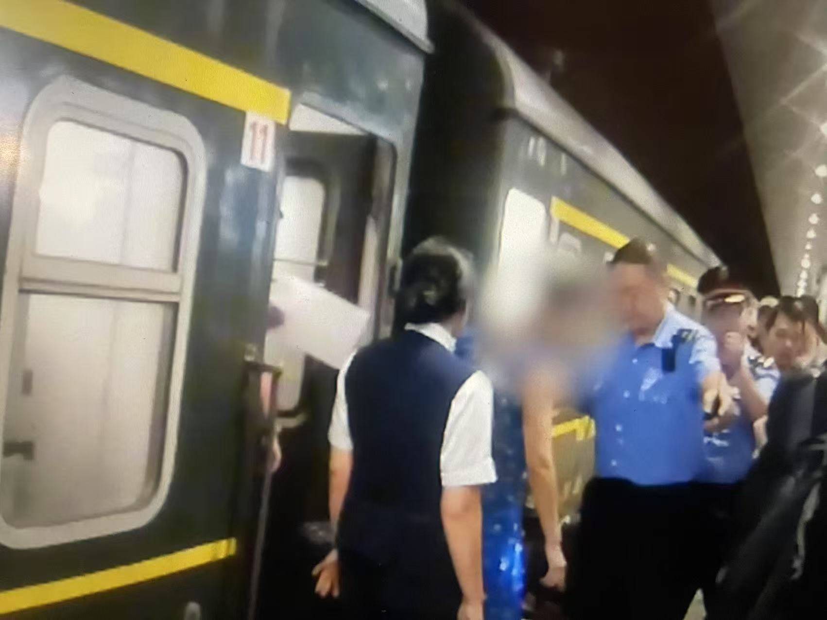 女子火车上“霸座”不听劝<strong></p>
<p>币乎白皮书</strong>，抵达北京后行政拘留7天！