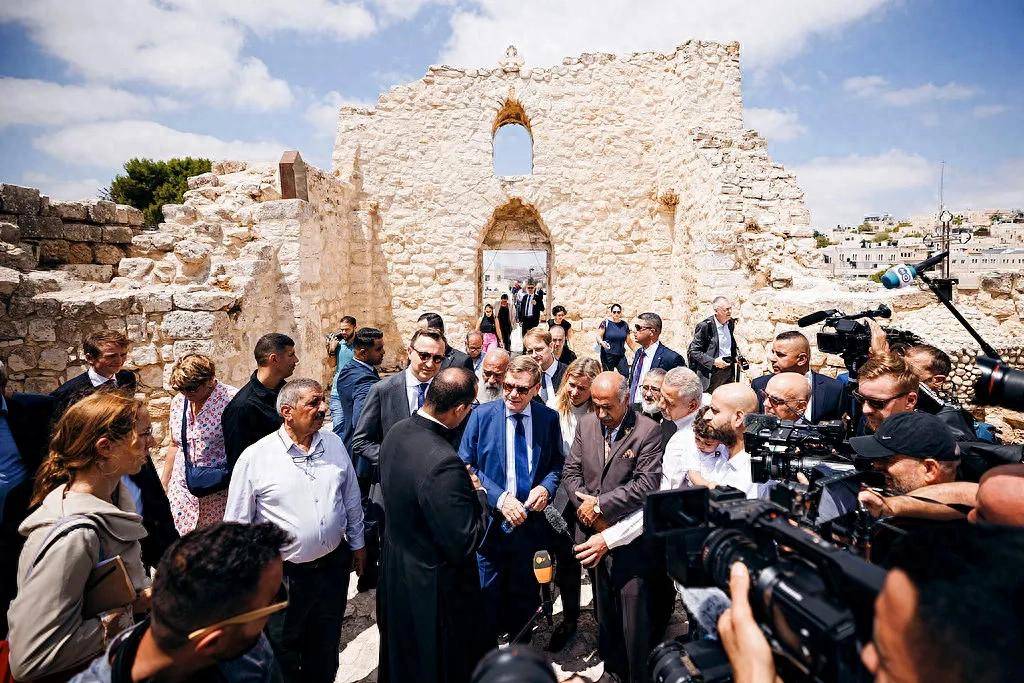 欧洲“集体翻脸”<strong></p>
<p>诚币网</strong>了