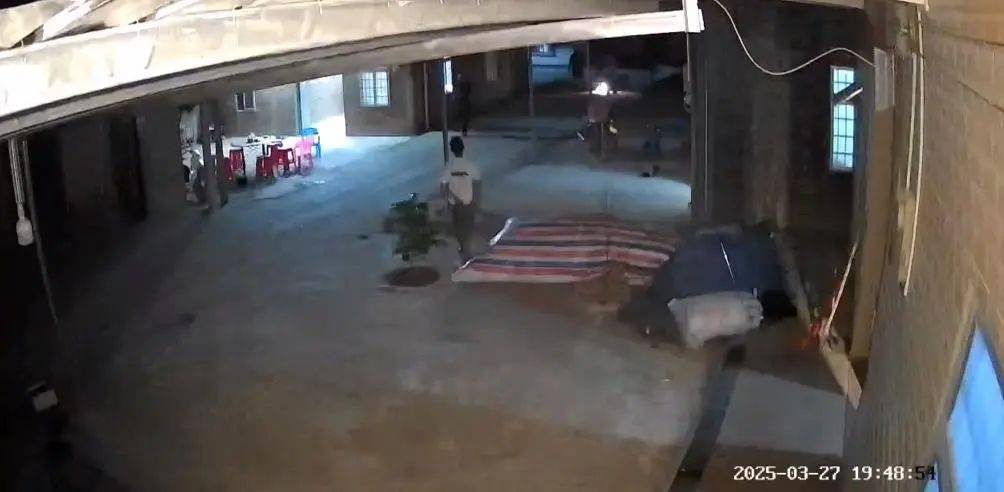 广东廉江祖孙三人被害，患精神病凶手被判死刑，遇害家属激动落泪：凶手庭审上毫无悔意