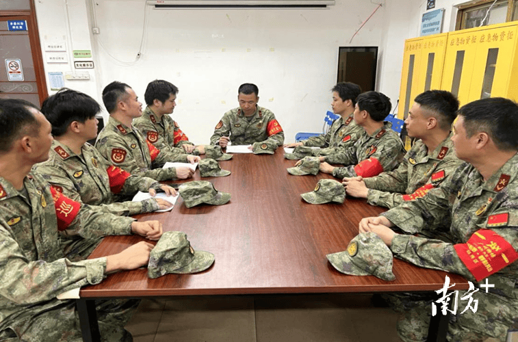 奋战15天<strong></p>
<p>诚币网</strong>，广州越秀民兵党员突击队助力筑牢疫情防控屏障