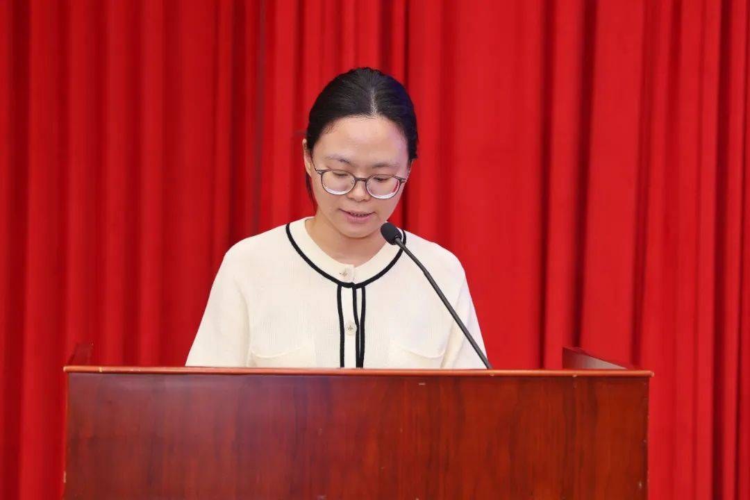 【要闻】市人大常委会举办代表讲坛为高质量编制“十五五”规划建言献策