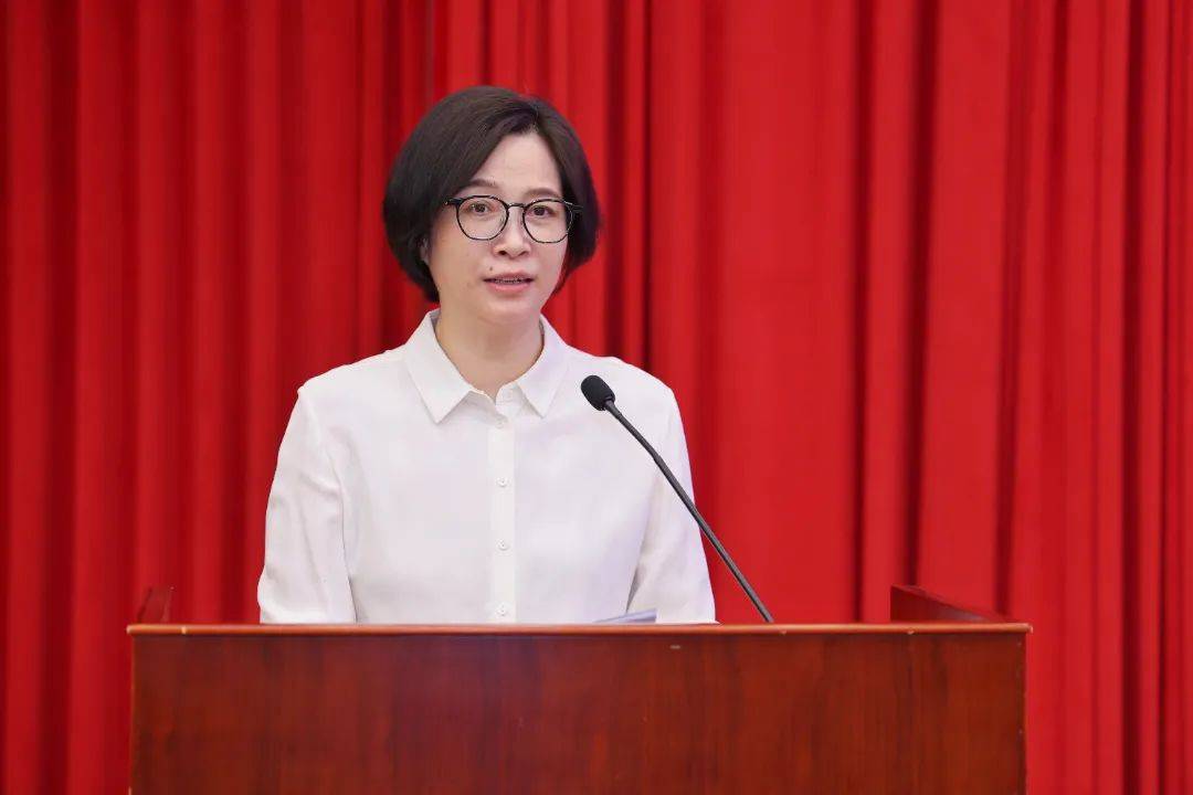 【要闻】市人大常委会举办代表讲坛为高质量编制“十五五”规划建言献策