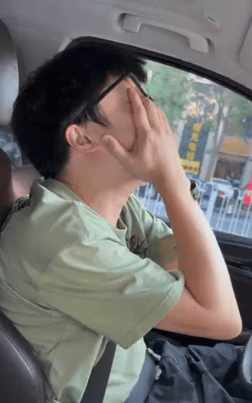 “女儿奴”爸爸接军训女儿电话泪崩<strong></p>
<p>云币商城</strong>，“第一次这样分开”，网友：终究是我们离不开孩子