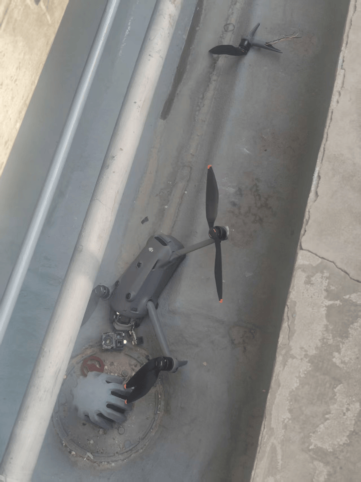 上海环球金融中心楼顶无人机对撞！对话管理方：9年已坠95架<strong></p>
<p>云币商城</strong>，楼顶“风洞”成黑飞重灾区！