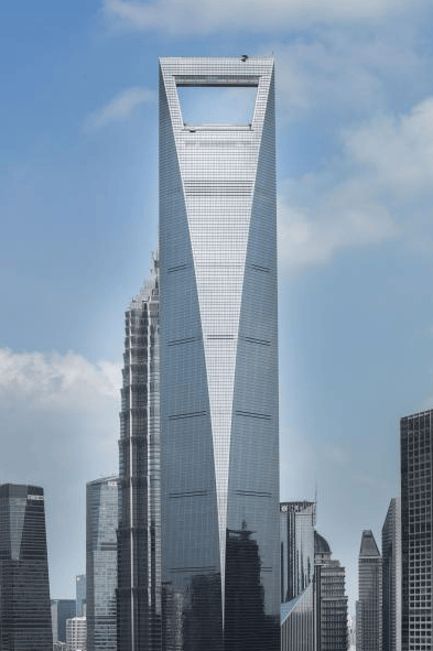 上海环球金融中心楼顶无人机对撞！对话管理方：9年已坠95架<strong></p>
<p>云币商城</strong>，楼顶“风洞”成黑飞重灾区！