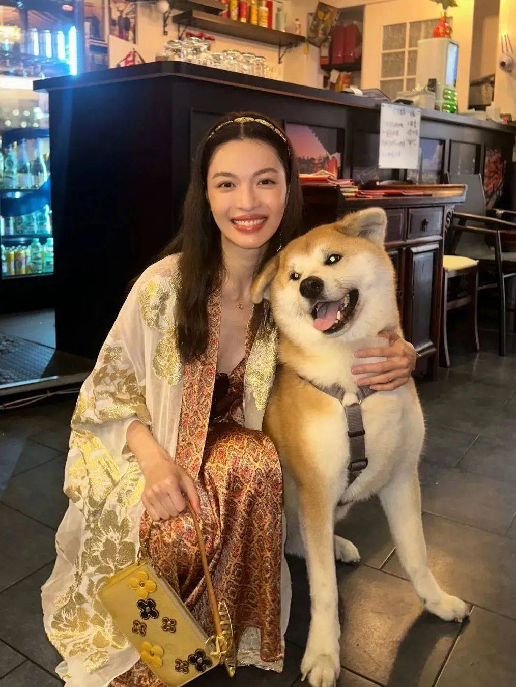 质感女人怎么都在穿这个颜色<strong></p>
<p>云币商城</strong>？