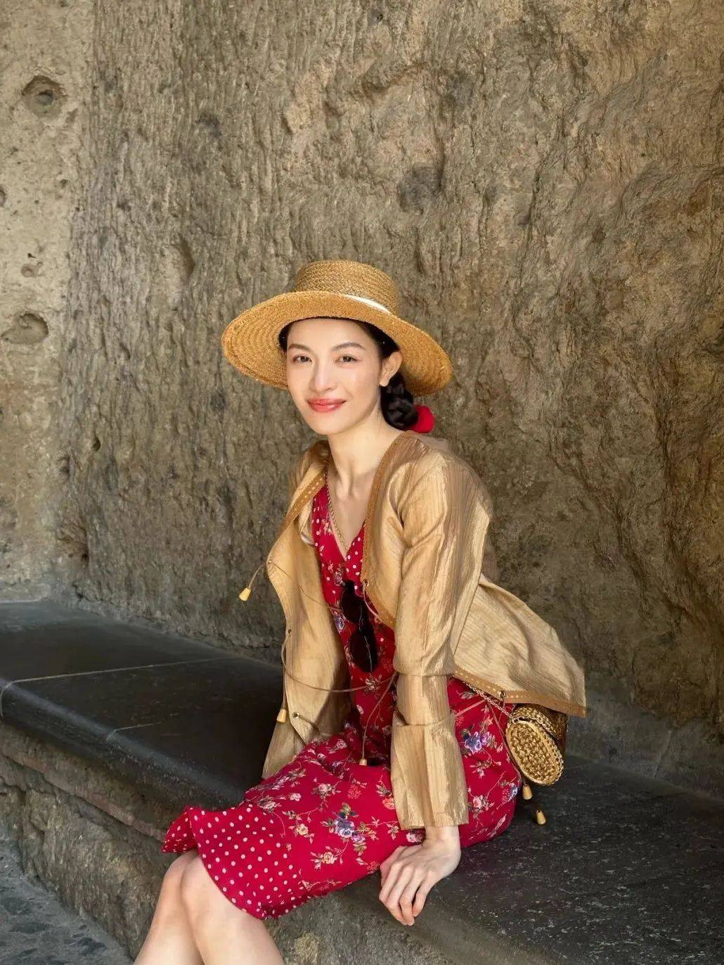 质感女人怎么都在穿这个颜色<strong></p>
<p>云币商城</strong>？