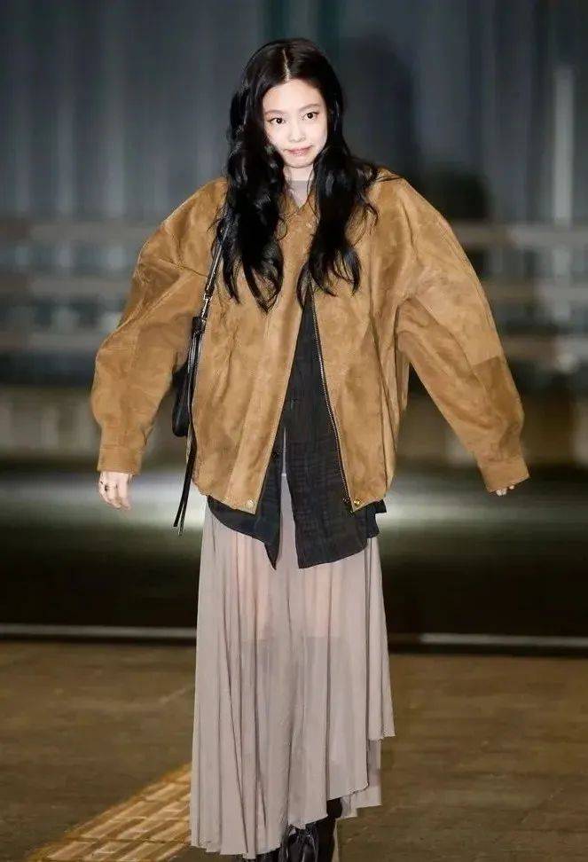 质感女人怎么都在穿这个颜色<strong></p>
<p>云币商城</strong>？