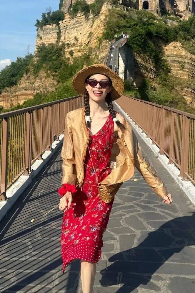 质感女人怎么都在穿这个颜色<strong></p>
<p>云币商城</strong>？