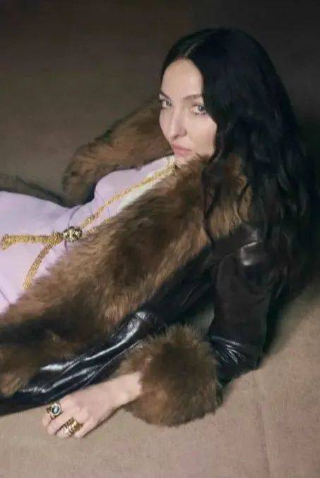 质感女人怎么都在穿这个颜色<strong></p>
<p>云币商城</strong>？