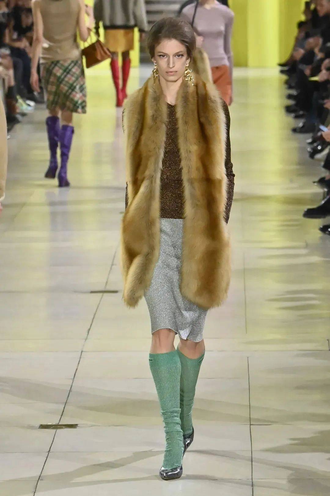 质感女人怎么都在穿这个颜色<strong></p>
<p>云币商城</strong>？