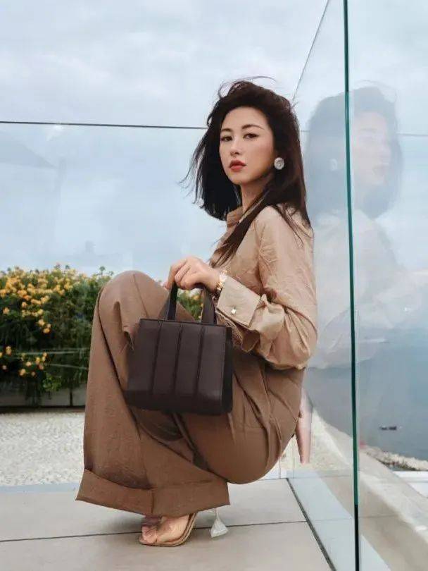 质感女人怎么都在穿这个颜色<strong></p>
<p>云币商城</strong>？