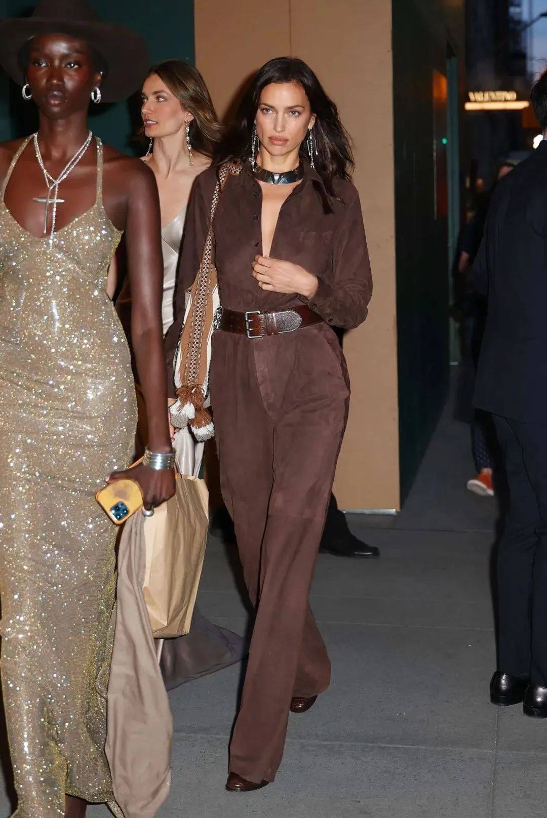 质感女人怎么都在穿这个颜色<strong></p>
<p>云币商城</strong>？