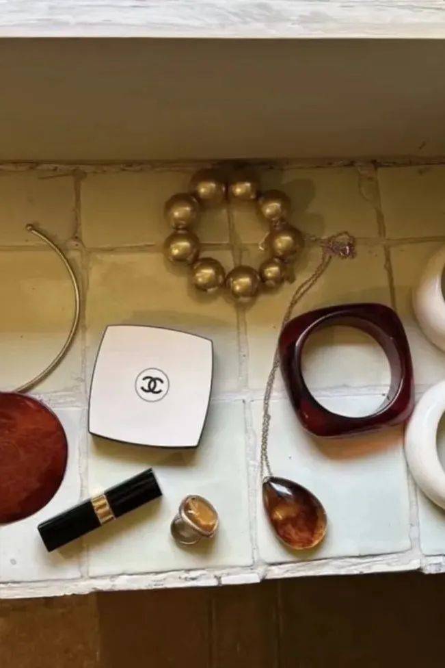 质感女人怎么都在穿这个颜色<strong></p>
<p>云币商城</strong>？