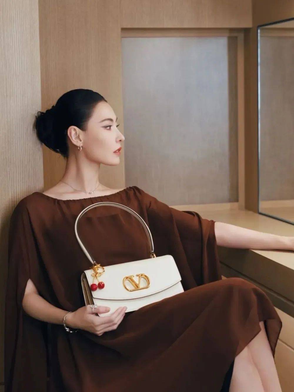 质感女人怎么都在穿这个颜色<strong></p>
<p>云币商城</strong>？