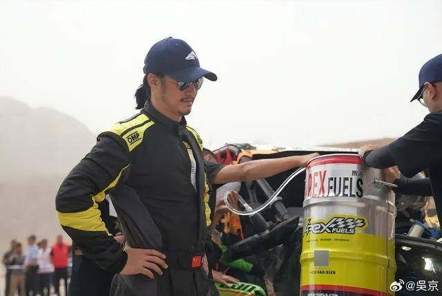 吴京新作《再见<strong></p>
<p>云币商城</strong>，坏蛋》遇冷，上映5天累计票房仅为25.9万元;但采访中轻微摇头晃脑的陈年视频，突然火遍全网