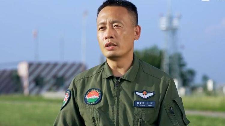 九三阅兵倒计时5天<strong></p>
<p>币圈</strong>！空中梯队多型新机将首次受阅 队员练就“米秒不差”