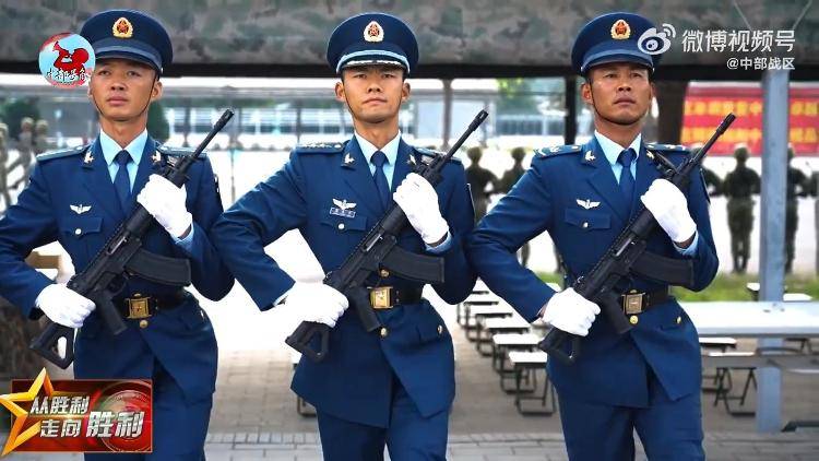 九三阅兵倒计时5天<strong></p>
<p>币圈</strong>！空中梯队多型新机将首次受阅 队员练就“米秒不差”