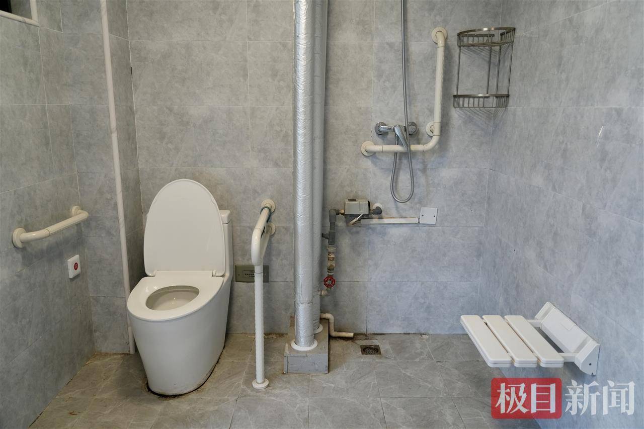 “玻璃娃娃”田艳青踏入武大校园！校方准备无障碍宿舍<strong></p>
<p>动力币</strong>，母亲能同寝陪读