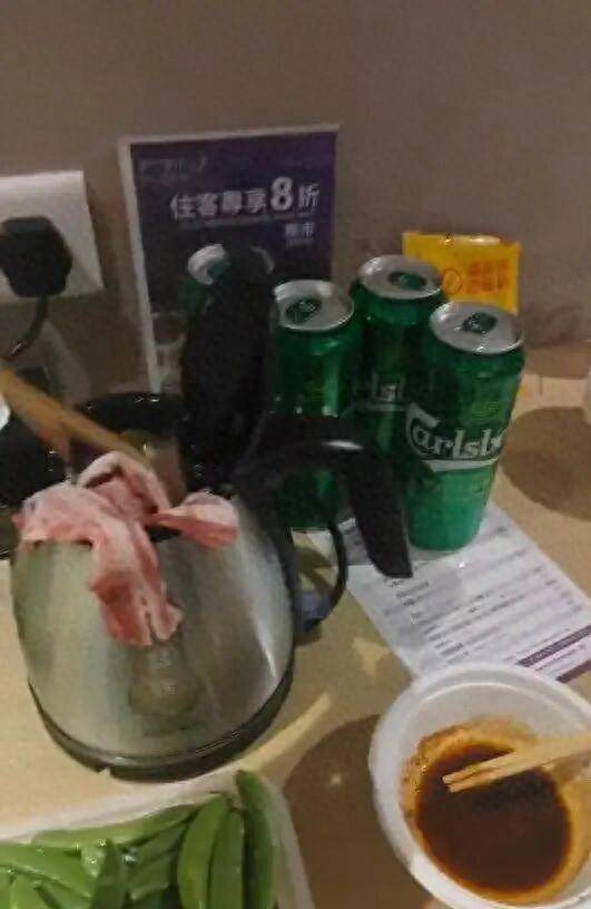 男子在澳门某酒店用水壶煮火锅<strong></p>
<p>动力币</strong>，负责人：会警告，若损坏需照价赔偿