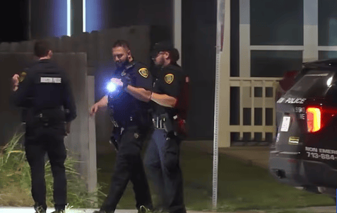 11岁熊孩子按门铃玩恶作剧<strong></p>
<p>邮宝币</strong>，被邻居枪击身亡！