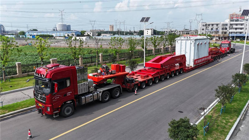 安徽淮南：400吨“巨无霸”安全抵达