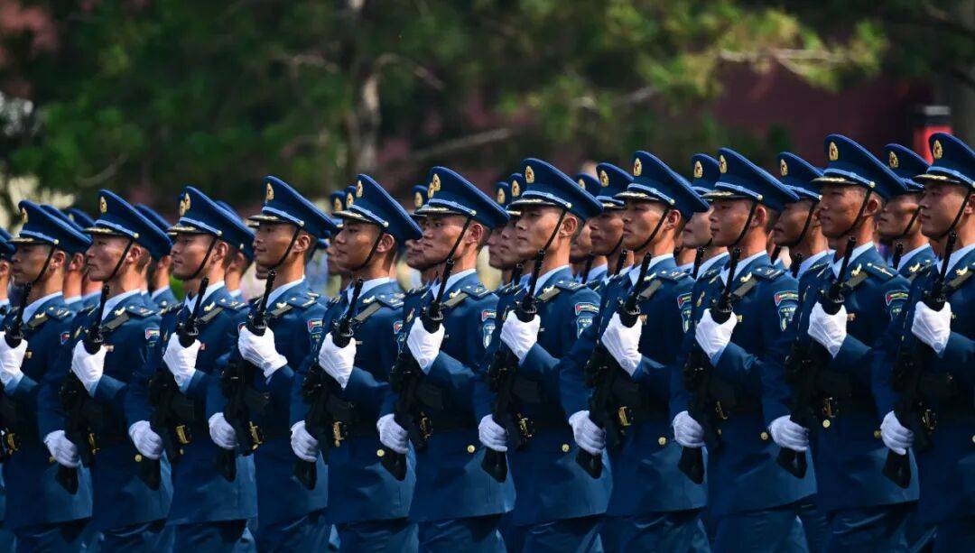 新华社出图<strong></p>
<p>星星币</strong>！