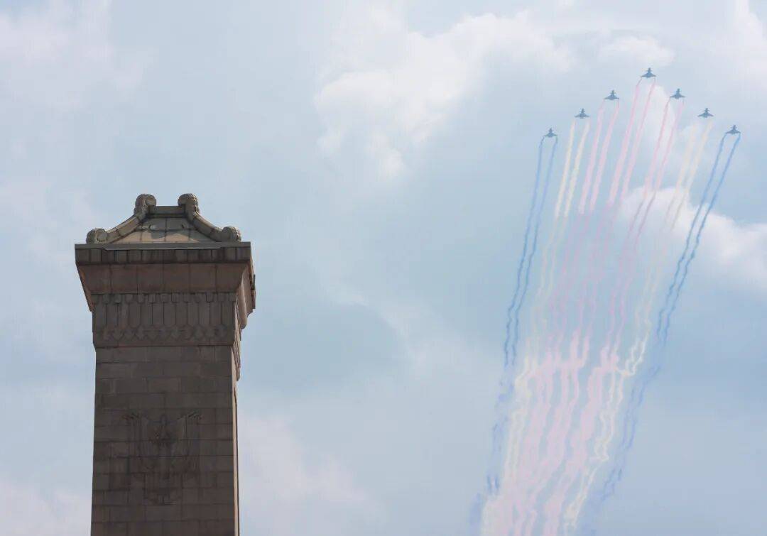 新华社出图<strong></p>
<p>星星币</strong>！