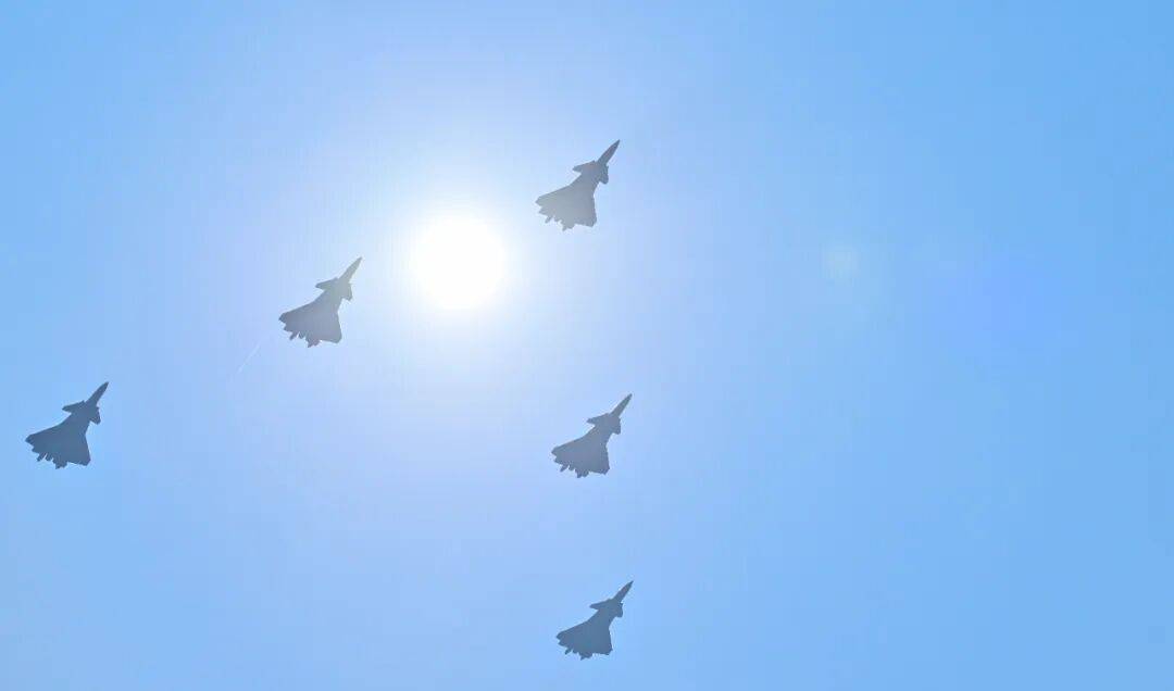 新华社出图<strong></p>
<p>星星币</strong>！