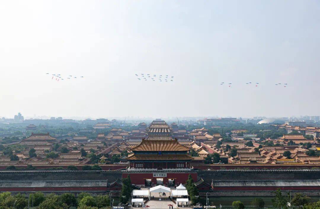 新华社出图<strong></p>
<p>星星币</strong>！