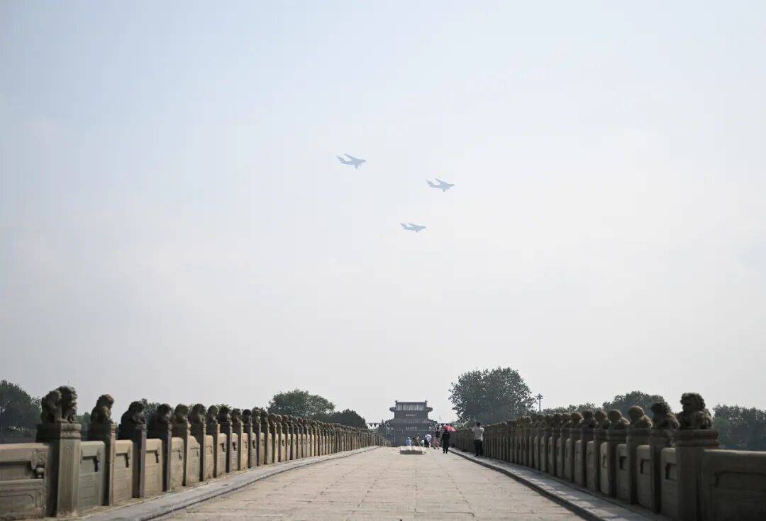 新华社出图<strong></p>
<p>星星币</strong>！