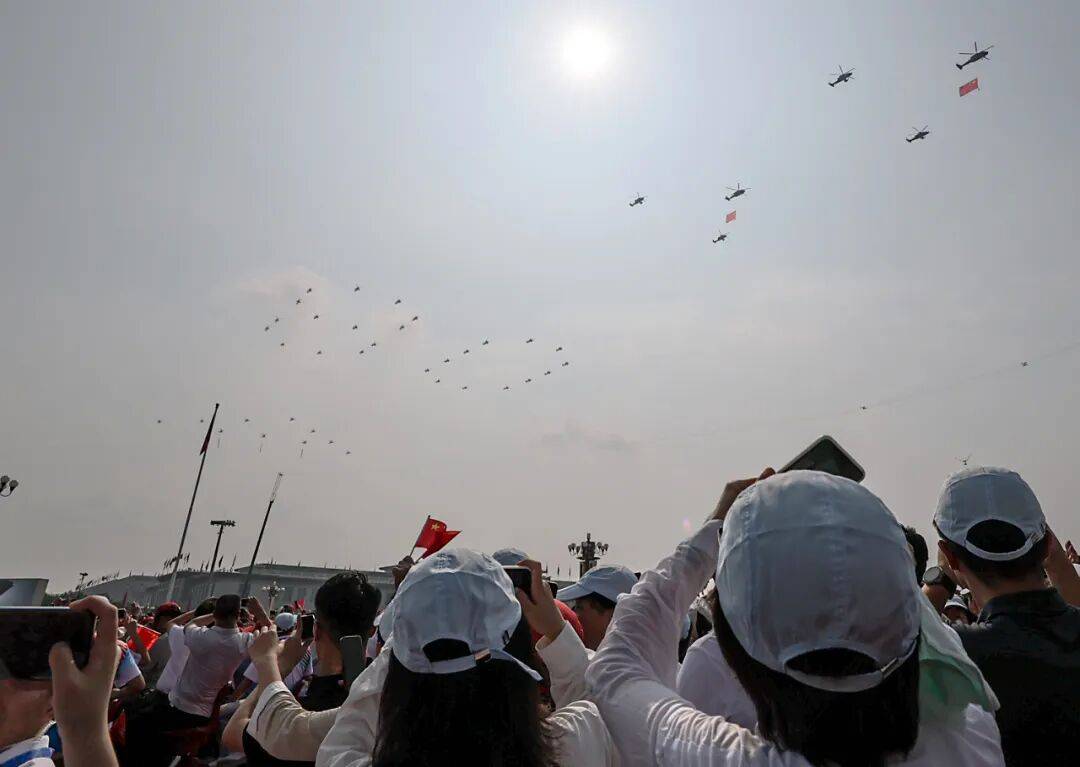 新华社出图<strong></p>
<p>星星币</strong>！