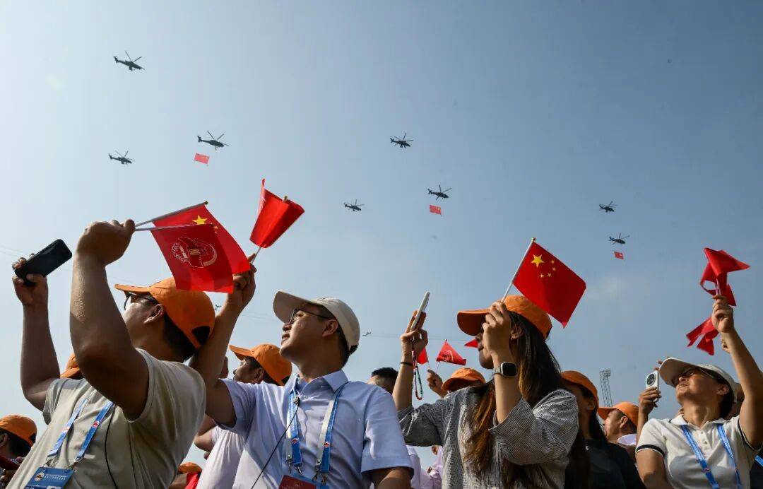 新华社出图<strong></p>
<p>星星币</strong>！