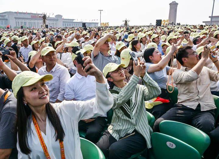 新华社出图<strong></p>
<p>星星币</strong>！