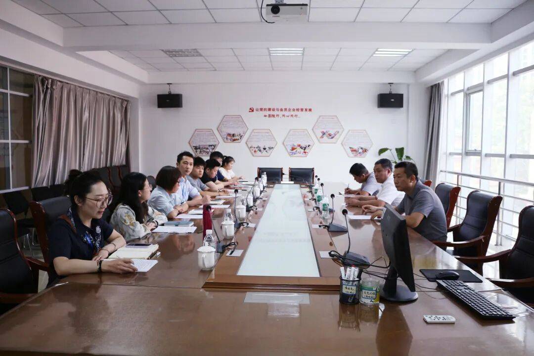 解青年创业难题<strong></p>
<p>星星币</strong>，聚青春发展力量——团市委开展创新思维与青年创业主题交流活动