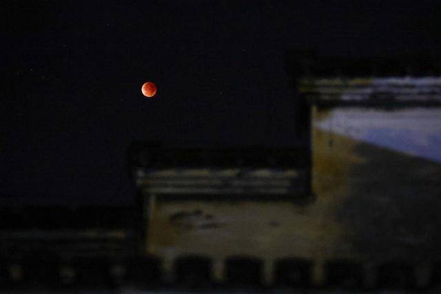 刷屏朋友圈<strong></p>
<p>上币费用</strong>！“红月亮”高清大图来了