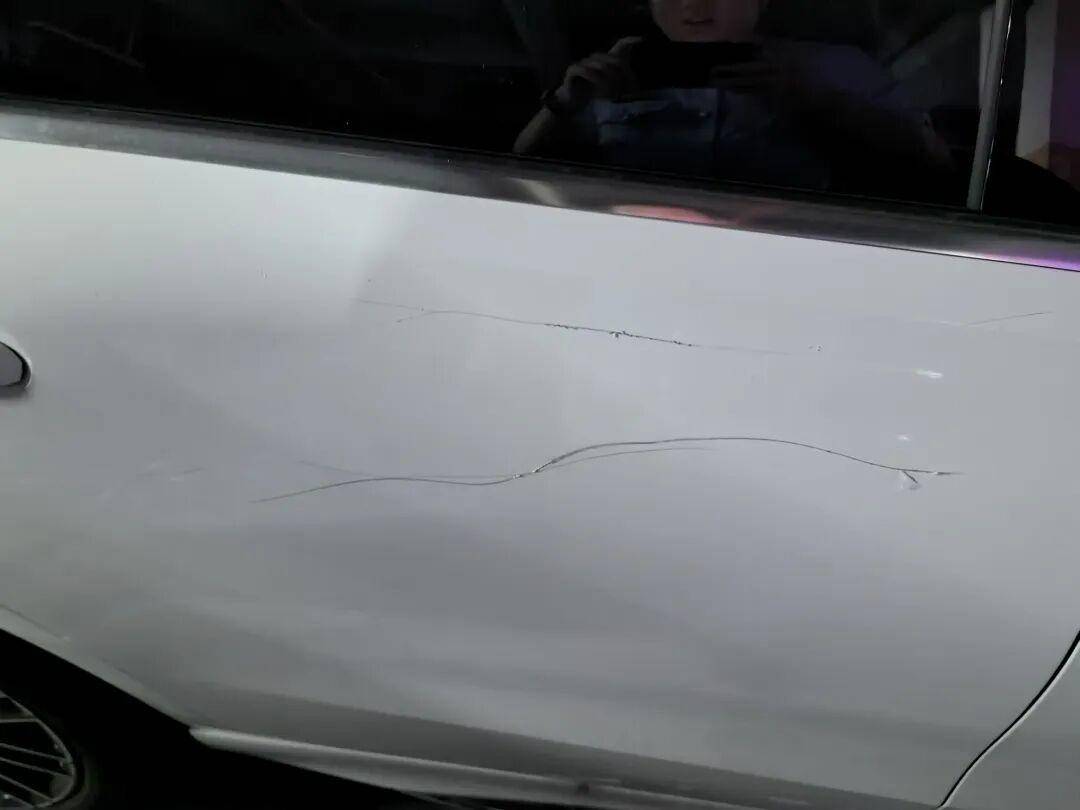 女子用铁片将邻居奔驰车划开数个口子<strong></p>
<p>上币费用</strong>，被采取刑事强制措施 双方曾因车门磕碰发生口角
