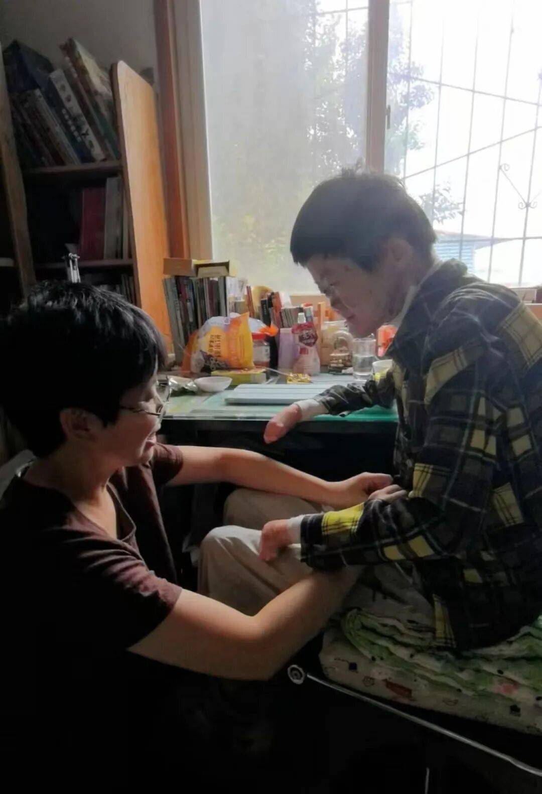 医生断言“活不过2岁”的郑州罕见病女孩<strong></p>
<p>上币费用</strong>，24岁“带伤出征”，开启西藏之行