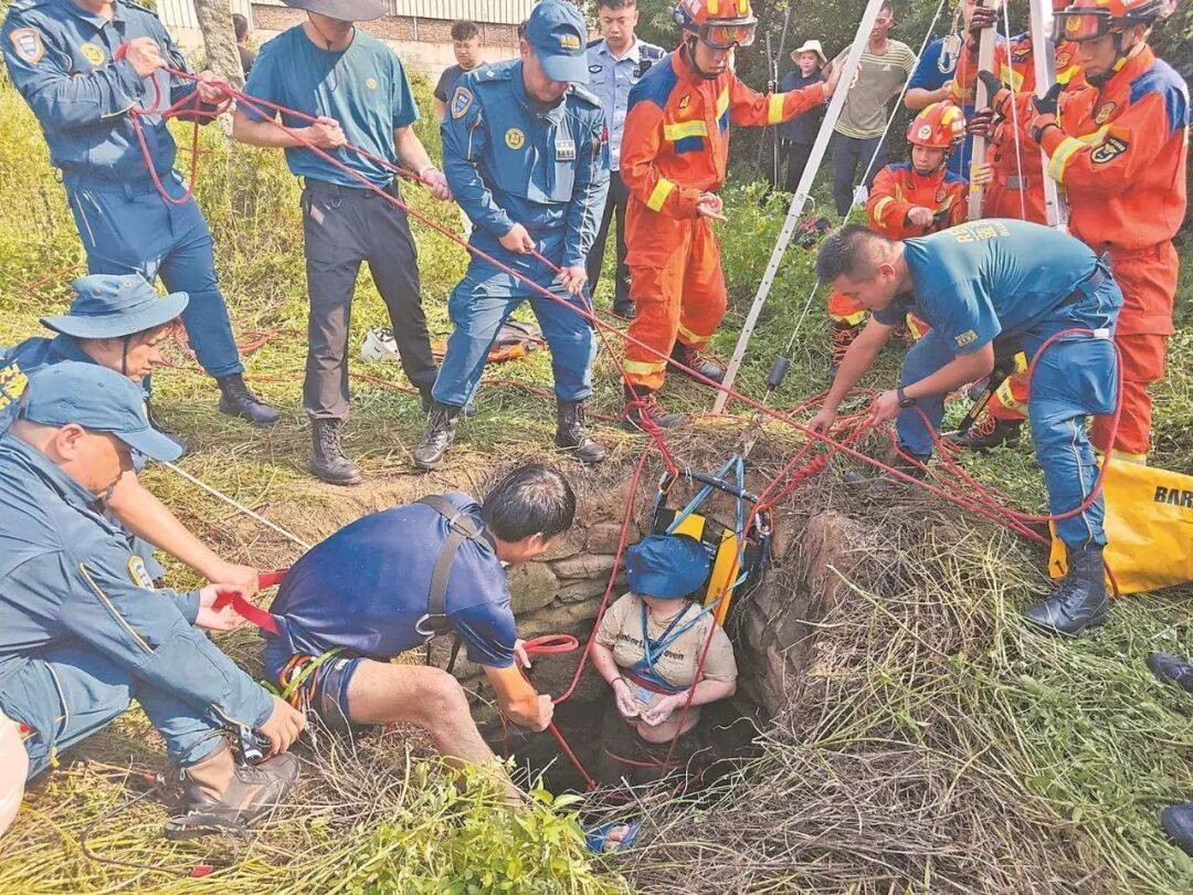 泉州坠井女子“54小时噩梦”：几条蛇爬身上<strong></p>
<p>先知</strong>，双侧肋骨骨折！绝望时靠一个信念坚持活下来……