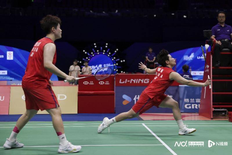 中国羽毛球大师赛于深圳开拍<strong></p>
<p>先知</strong>，国羽首日7战4胜