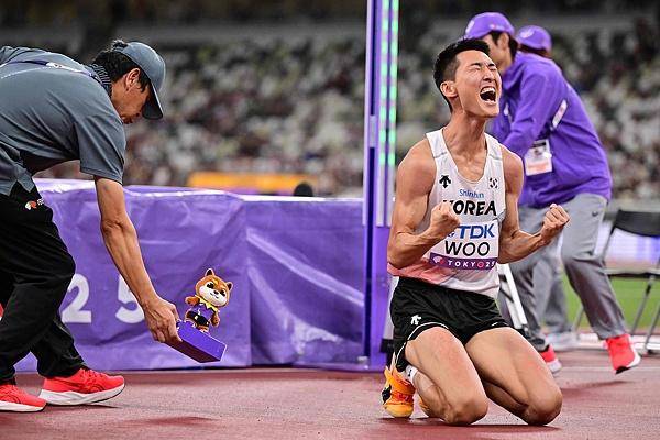 田径世锦赛｜男子跳高屈居亚军<strong></p>
<p>先知</strong>，禹相赫就是韩国田径的门面