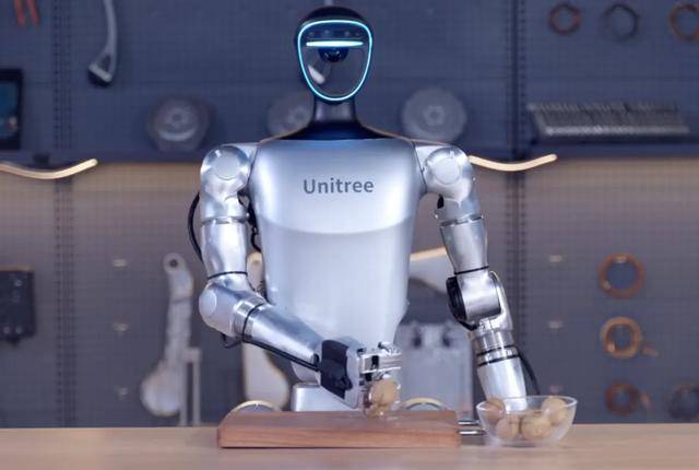 10天涨100亿<strong></p>
<p>先知</strong>，宇树科技朋友圈狂欢